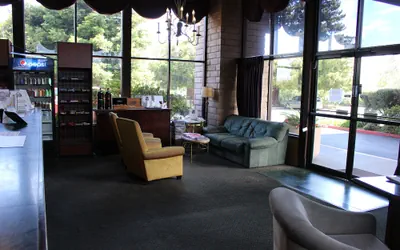 Photo 2 - Days Inn & Suites by Wyndham Sunnyvale