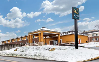 Photo 2 - Quality Inn Coraopolis - Pittsburgh Airport
