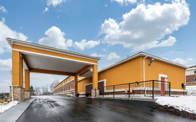 Quality Inn Coraopolis - Pittsburgh Airport