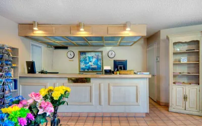 Photo 5 - Days Inn & Suites by Wyndham Mountain View