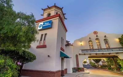 Photo 2 - Best Western Casa Grande Inn