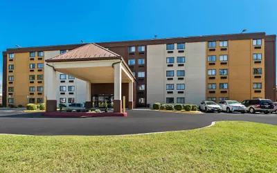 Photo 2 - Comfort Inn Oxon Hill - National Harbor