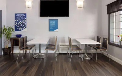 Photo 4 - Days Inn by Wyndham Aberdeen