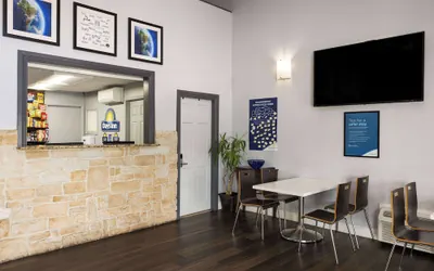 Photo 3 - Days Inn by Wyndham Aberdeen