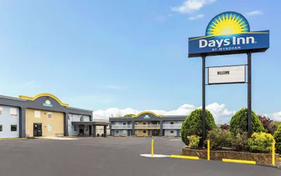 Photo 2 - Days Inn by Wyndham Aberdeen