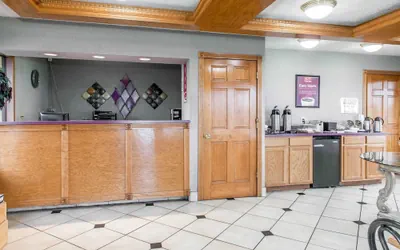 Photo 3 - Econo Lodge Seymour