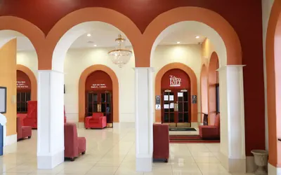 Photo 3 - Ramada by Wyndham Fresno North