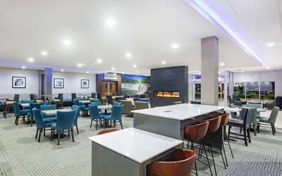 Photo 5 - La Quinta Inn & Suites by Wyndham Joplin