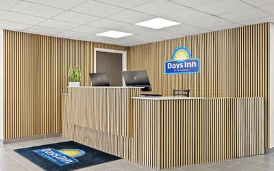 Photo 4 - Days Inn by Wyndham La Crosse