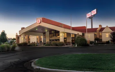Red Roof Inn & Suites Cincinnati North - Mason