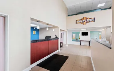 Photo 4 - Best Western Airport Inn