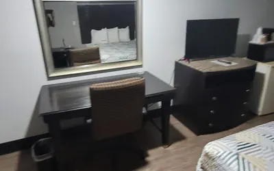 Photo 5 - Studio 6 Suites Hinesville, GA
