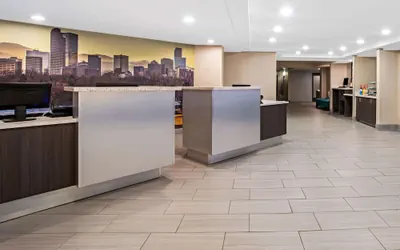 Photo 4 - La Quinta Inn & Suites by Wyndham Denver Aurora Medical