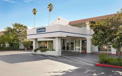 Photo 2 - Travelodge by Wyndham Monterey Bay