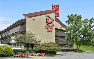Photo 2 - Red Roof Inn Louisville Expo Airport