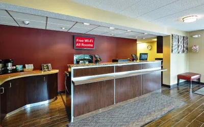 Photo 4 - Red Roof Inn Louisville Expo Airport