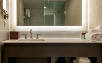Photo 5 - Crowne Plaza Executive Center Baton Rouge by IHG