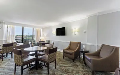 Photo 3 - Crowne Plaza Executive Center Baton Rouge by IHG