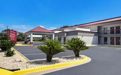 Red Roof Inn & Suites Statesboro - University
