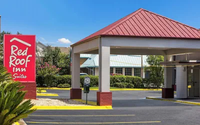 Photo 2 - Red Roof Inn & Suites Statesboro - University