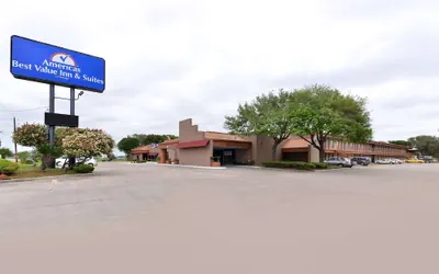 Photo 2 - Americas Best Value Inn & Suites Victoria