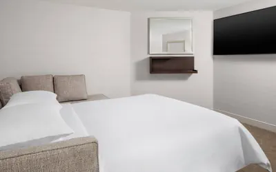 Photo 4 - Delta Hotel Philadelphia Airport