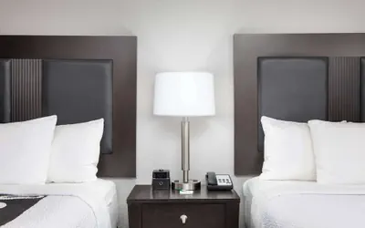 Photo 5 - La Quinta Inn & Suites by Wyndham Atlanta Airport South