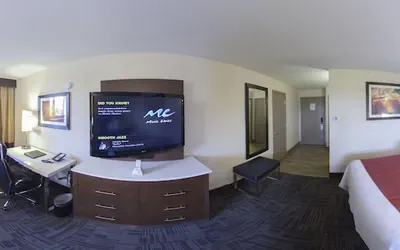 Photo 3 - Holiday Inn Brookfield - ​​Milwaukee by IHG
