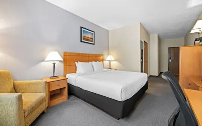 Photo 5 - Quality Inn Dubuque on Hwy 20