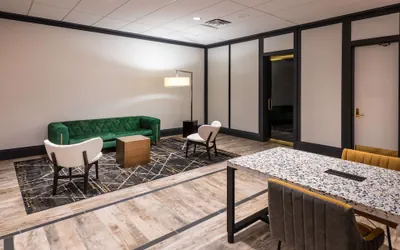 Photo 3 - DoubleTree by Hilton Newark Penn Station