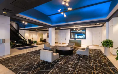Photo 4 - DoubleTree by Hilton Newark Penn Station