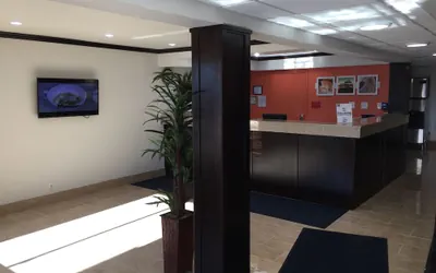 Photo 4 - Motel 6 Peoria, IL