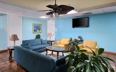 Photo 5 - Quality Inn & Suites Gulf Breeze Bayside near Pensacola Beach