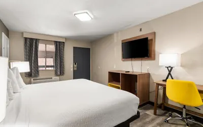 Photo 3 - Days Inn by Wyndham Albuquerque Northeast