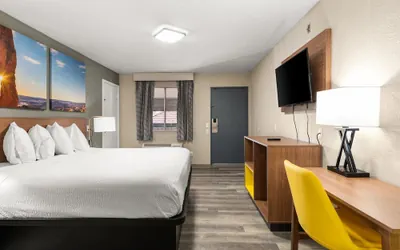 Photo 4 - Days Inn by Wyndham Albuquerque Northeast