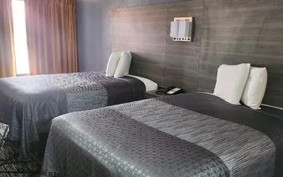Photo 2 - Americas Best Value Inn Forest