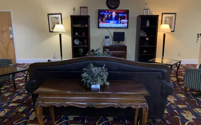Photo 4 - Americas Best Value Inn Forest