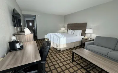Photo 3 - Baymont by Wyndham Queensbury / Lake George