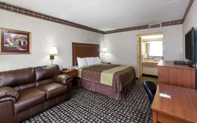 Photo 3 - Days Inn by Wyndham Midland