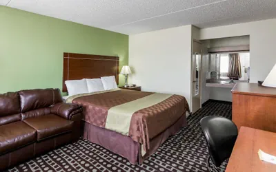 Photo 4 - Days Inn by Wyndham Midland
