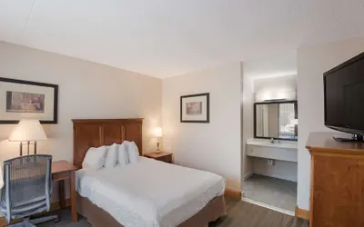 Photo 5 - Best Western Inn