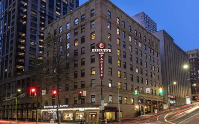 Photo 2 - Executive Hotel Pacific