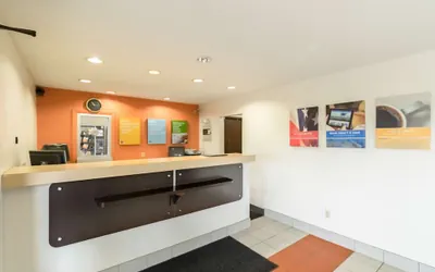 Photo 4 - Motel 6 Crawfordsville, IN