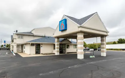 Photo 2 - Motel 6 Crawfordsville, IN