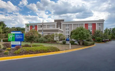 Photo 2 - Holiday Inn Express Washington DC East - Andrews AFB by IHG