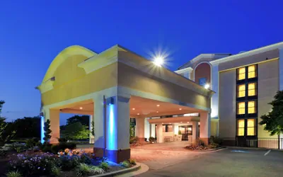 Holiday Inn Express Washington DC East - Andrews AFB by IHG