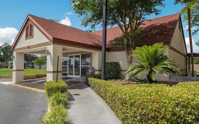 Red Roof Inn & Suites Brunswick I-95