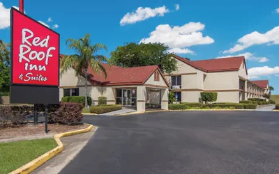 Photo 2 - Red Roof Inn & Suites Brunswick I-95