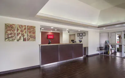 Photo 5 - Red Roof Inn & Suites Brunswick I-95