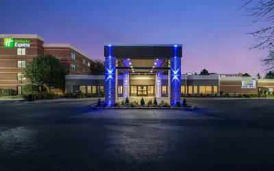 Photo 2 - Holiday Inn Express Naperville by IHG